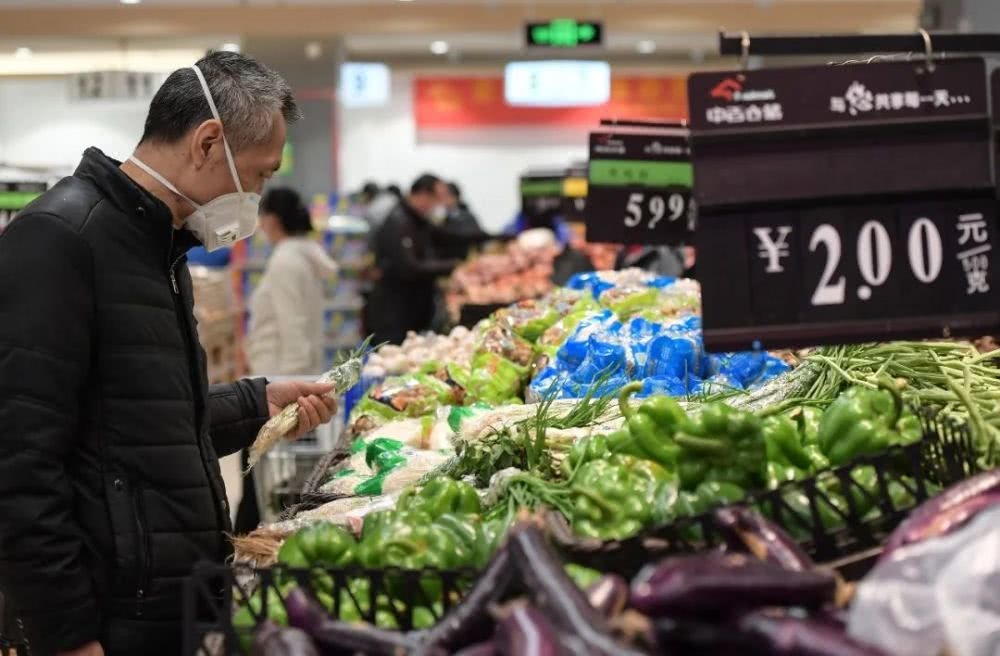 疫情中，一個中產(chǎn)家庭能撐多久？